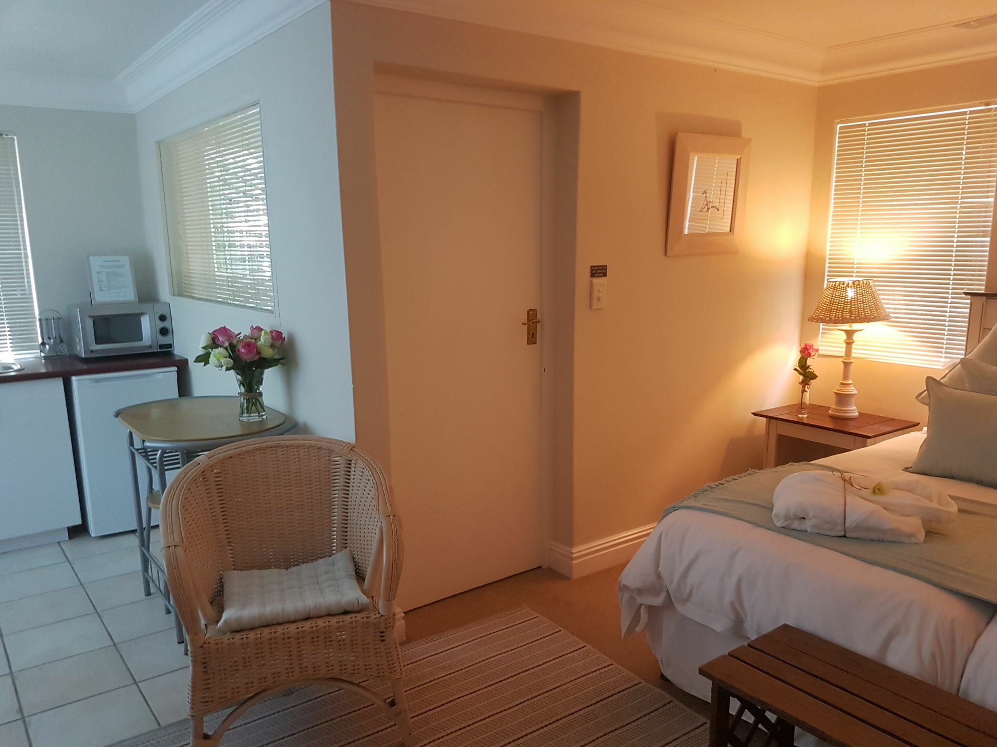 Roseroc Boutique Guesthouse Книсна Екстериор снимка